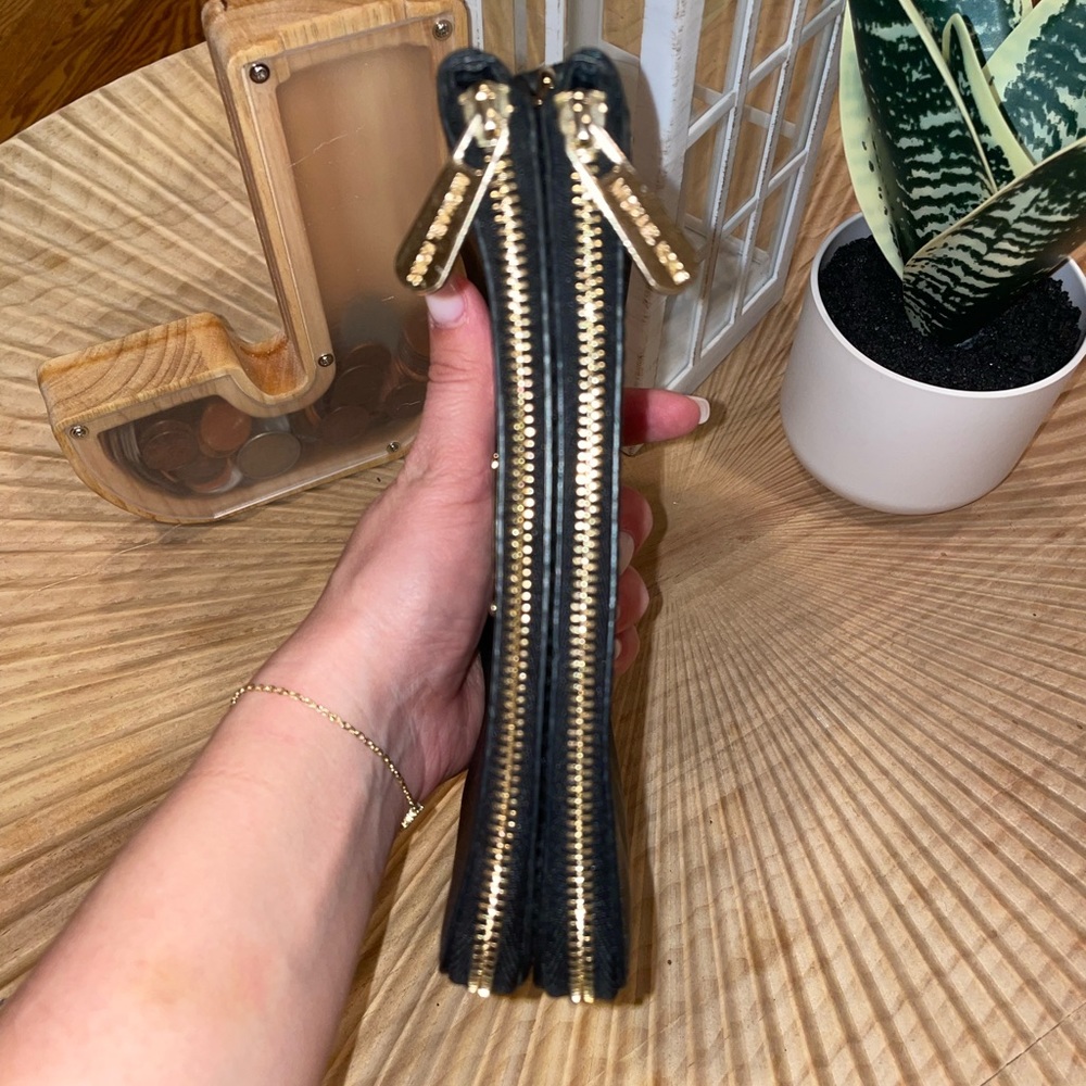 Black Michael Kors double zip Wristlet 🖤 - Picture 5 of 10